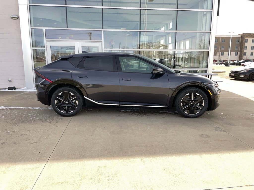 New 2025 Kia EV6 Wind image 4