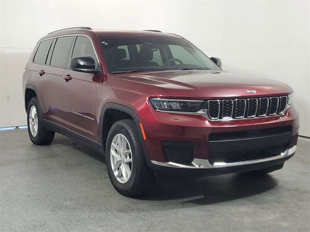 Used 2024 Jeep Grand Cherokee L Laredo image 1