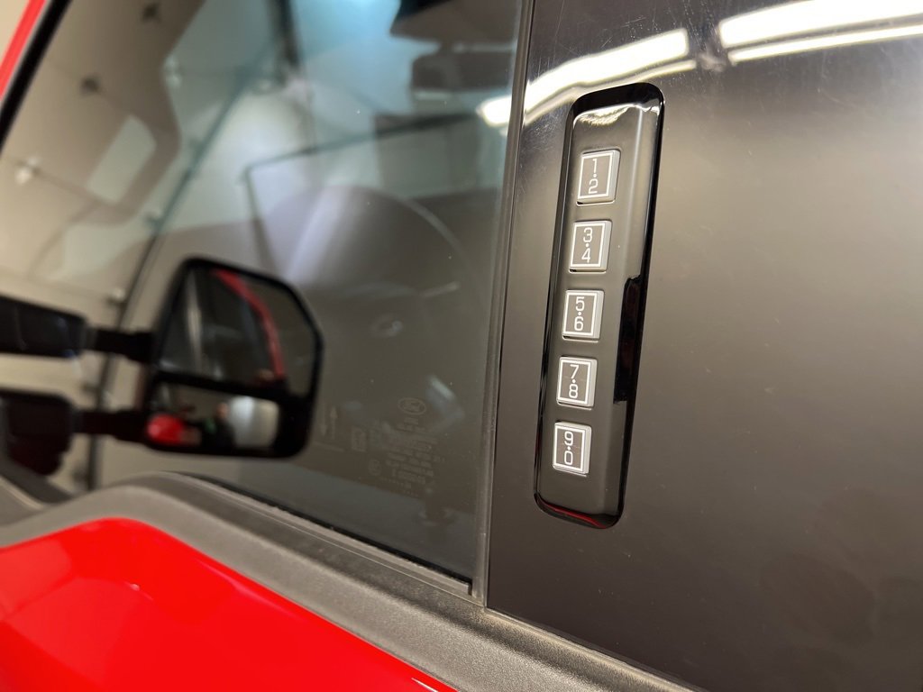 Used 2024 Ford F250 Lariat w/ Black Appearance Package image 28