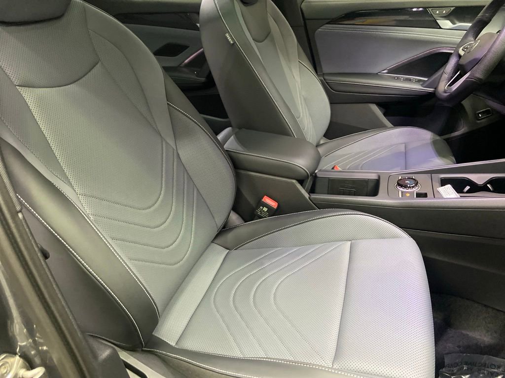 New 2026 Volkswagen Tiguan SE R-Line image 8