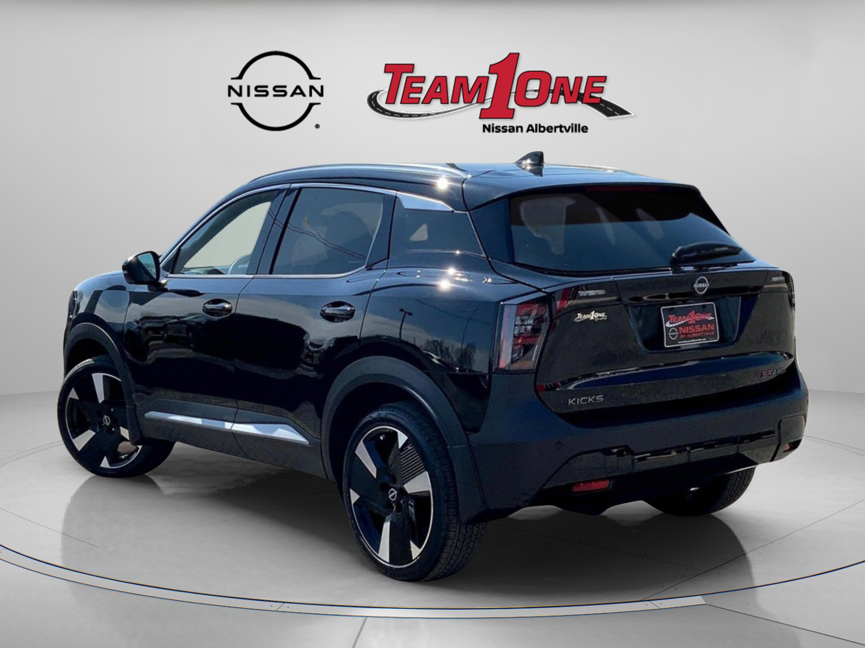 New 2025 Nissan Kicks SR image 4