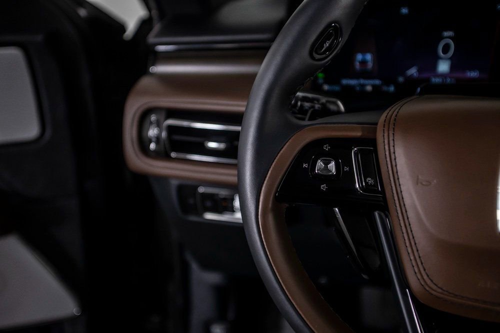 Used 2025 Lincoln Aviator Reserve w/ Equipment Group 201A image 36