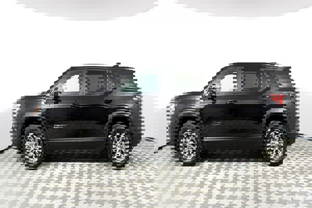 Used 2025 GMC Terrain Elevation image 31