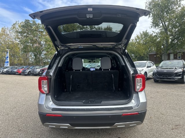 Used 2023 Ford Explorer XLT w/ Equipment Group 202A AWD/4WD image 28