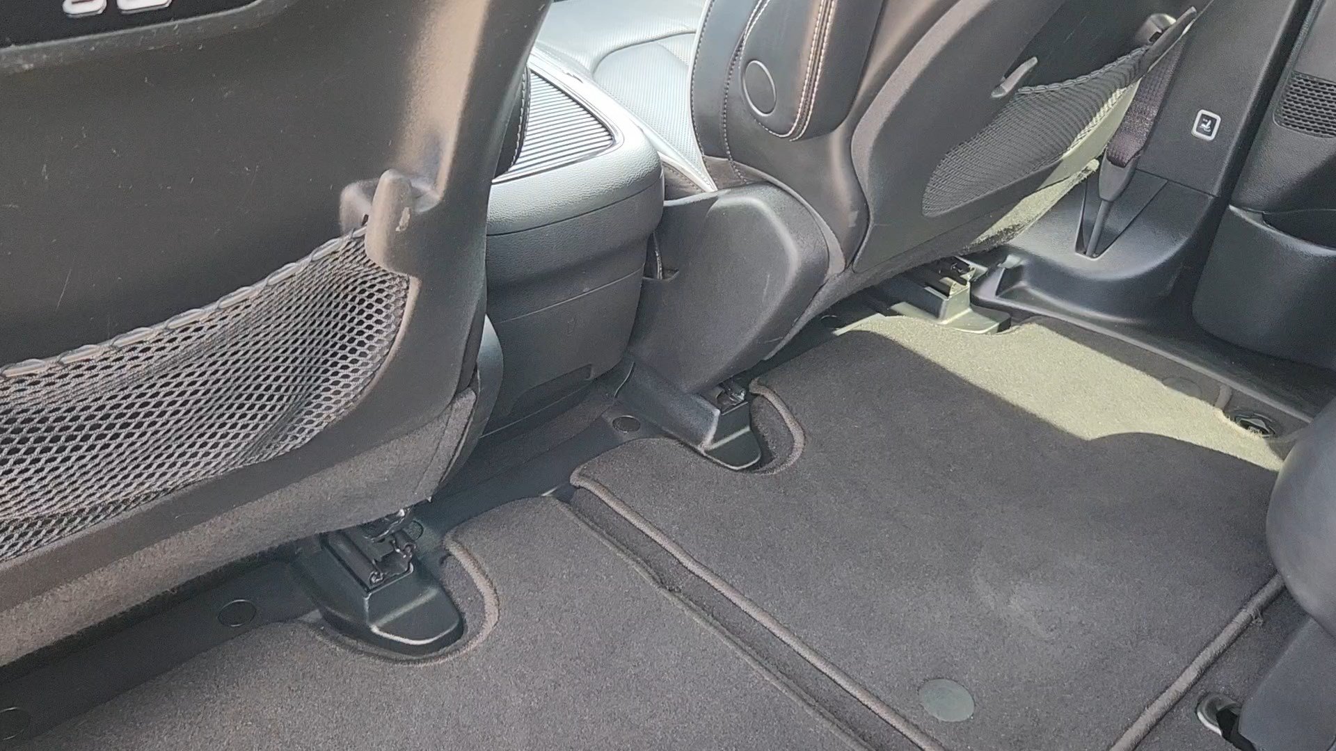 Used 2026 Chrysler Pacifica Limited FWD image 18