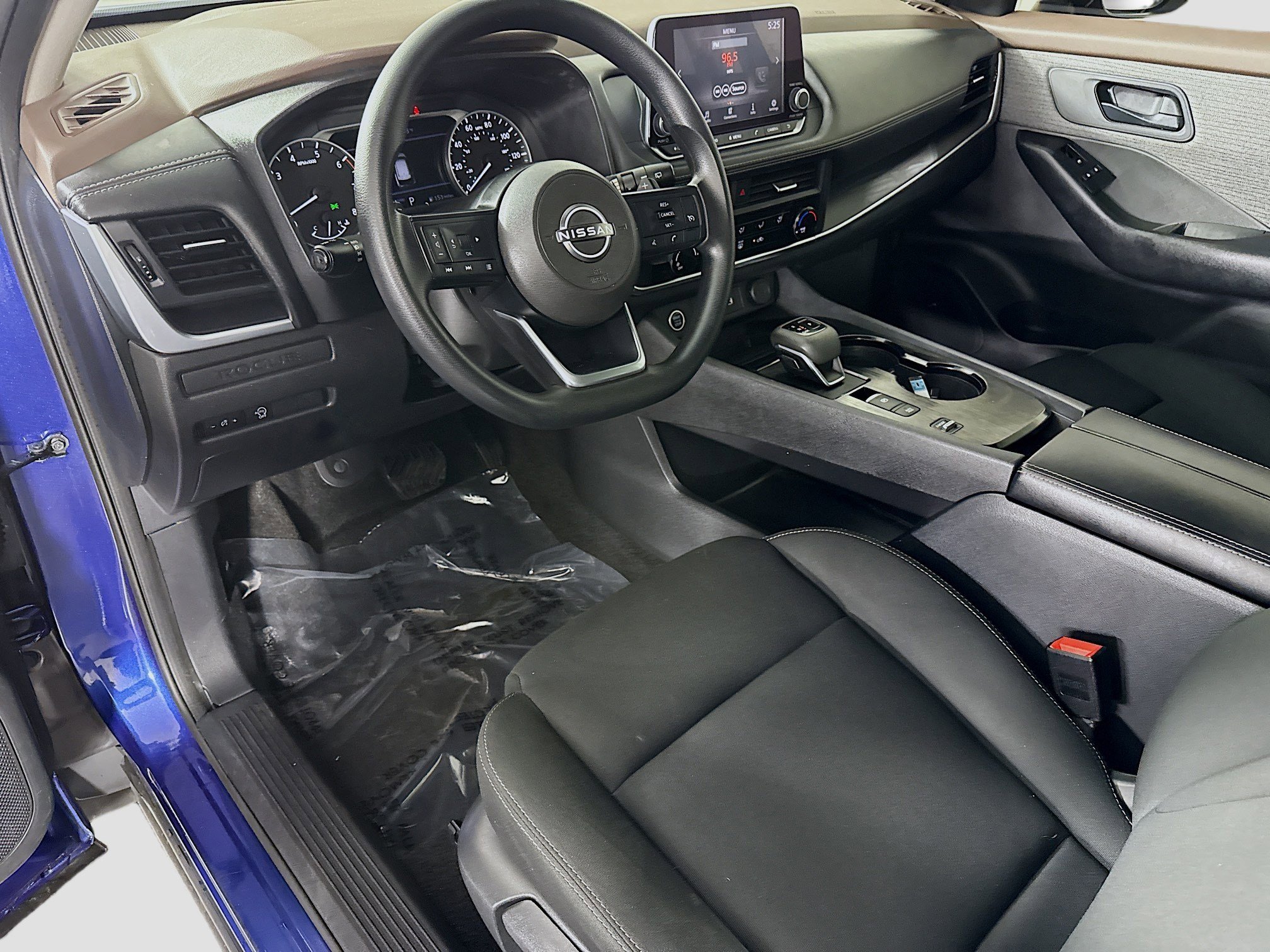 Used 2023 Nissan Rogue S image 23