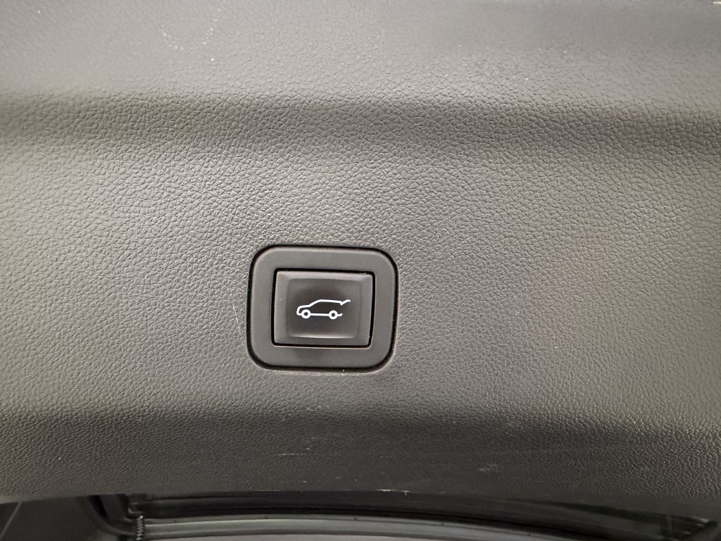 Used 2025 Chevrolet Tahoe LT AWD/4WD image 30