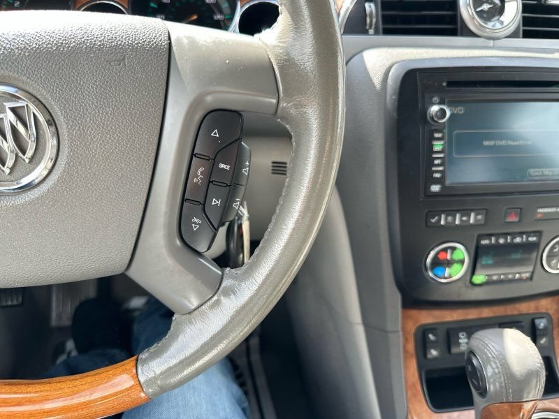 Used 2012 Buick Enclave Leather AWD/4WD image 18