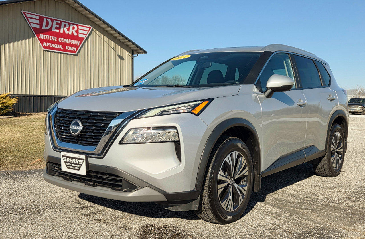 Used 2023 Nissan Rogue SV w/ SV Premium Package image 2