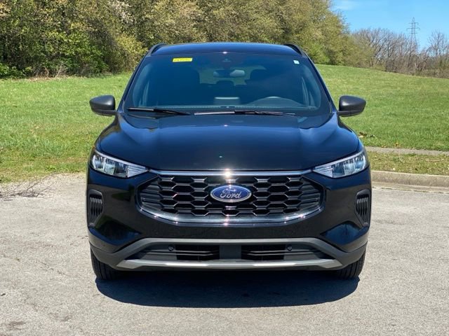 Used 2025 Ford Escape ST-Line AWD/4WD image 2
