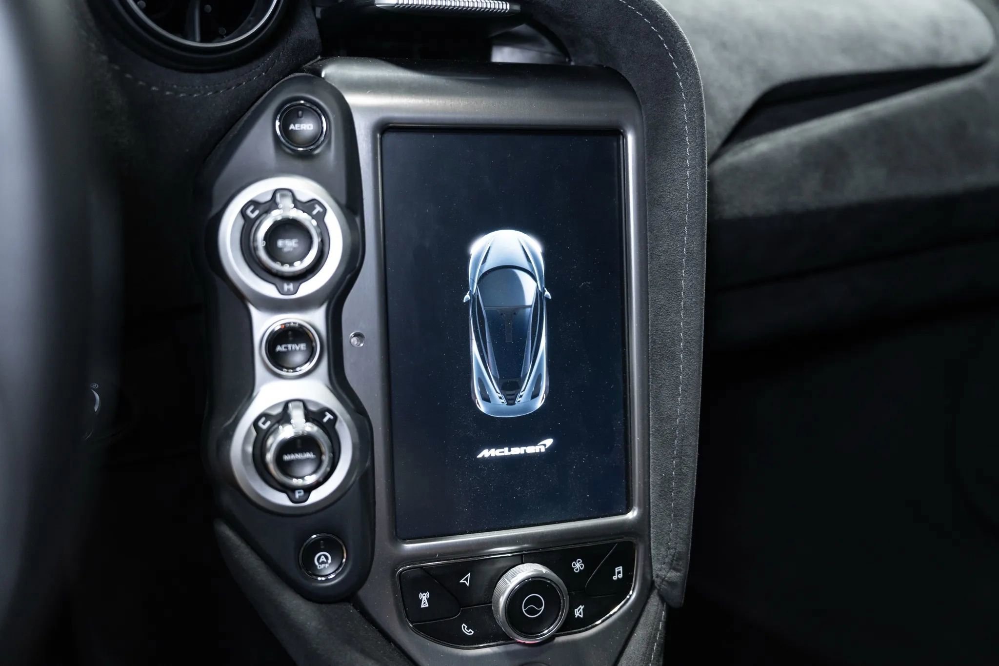 Used 2018 McLaren 720S image 22