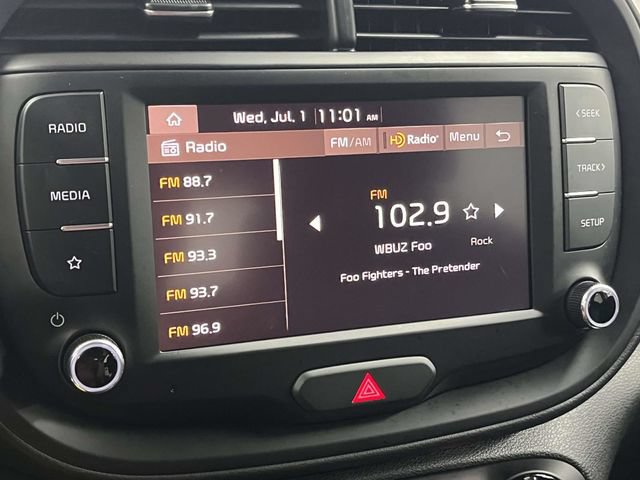 Used 2025 Kia Soul LX w/ LX Technology Package FWD image 32