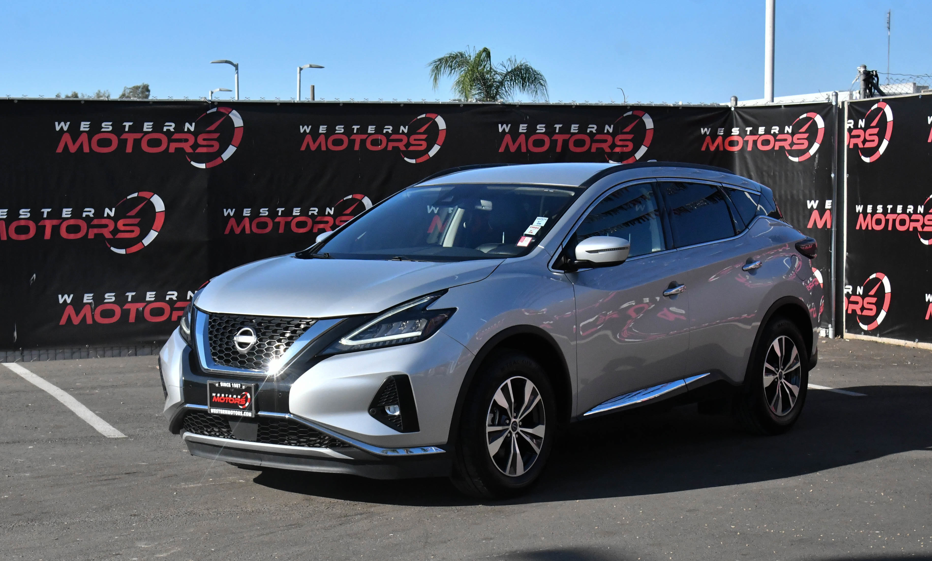 Used 2023 Nissan Murano SV image 3