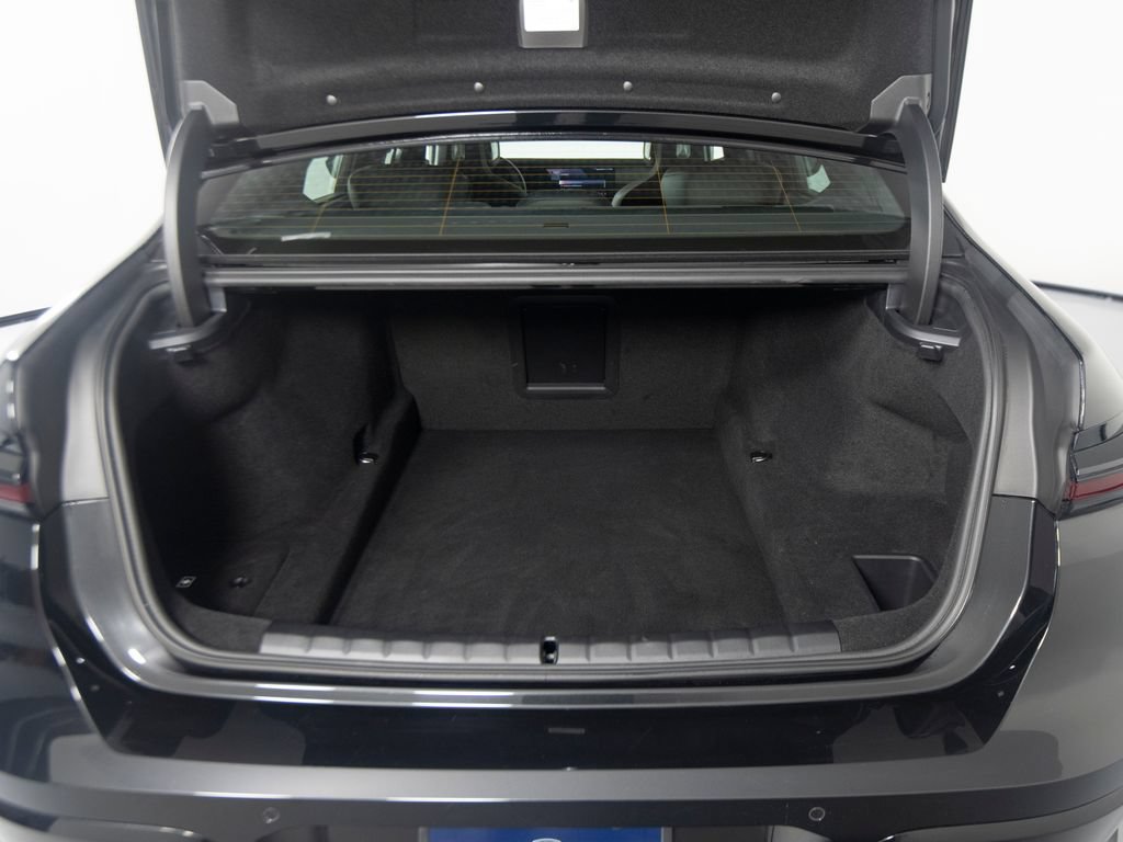 Used 2023 BMW 760i xDrive AWD/4WD image 53
