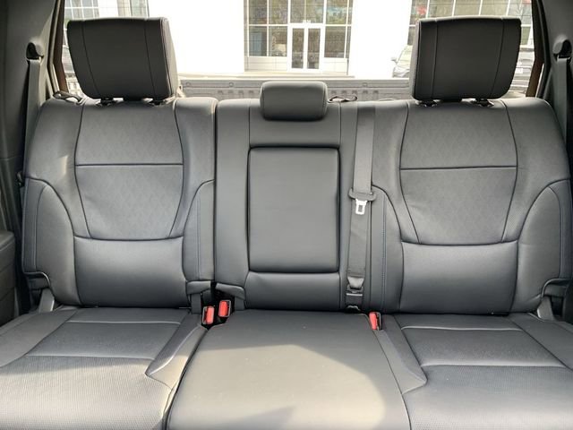 Used 2024 Toyota Tundra Platinum image 32