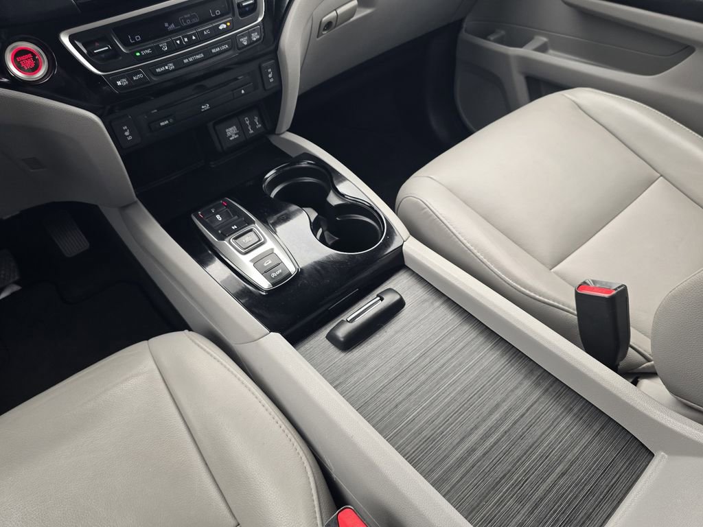 Used 2017 Honda Pilot Touring image 17