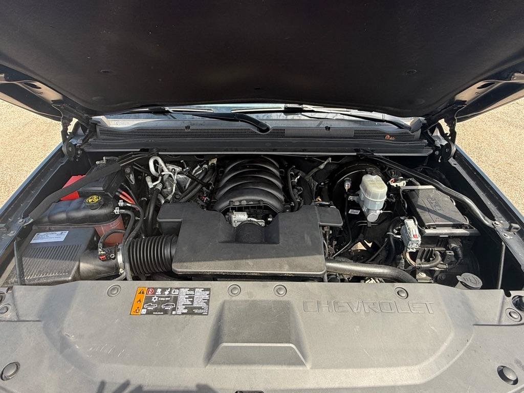 Used 2019 Chevrolet Suburban LT w/ Luxury Package AWD/4WD image 9
