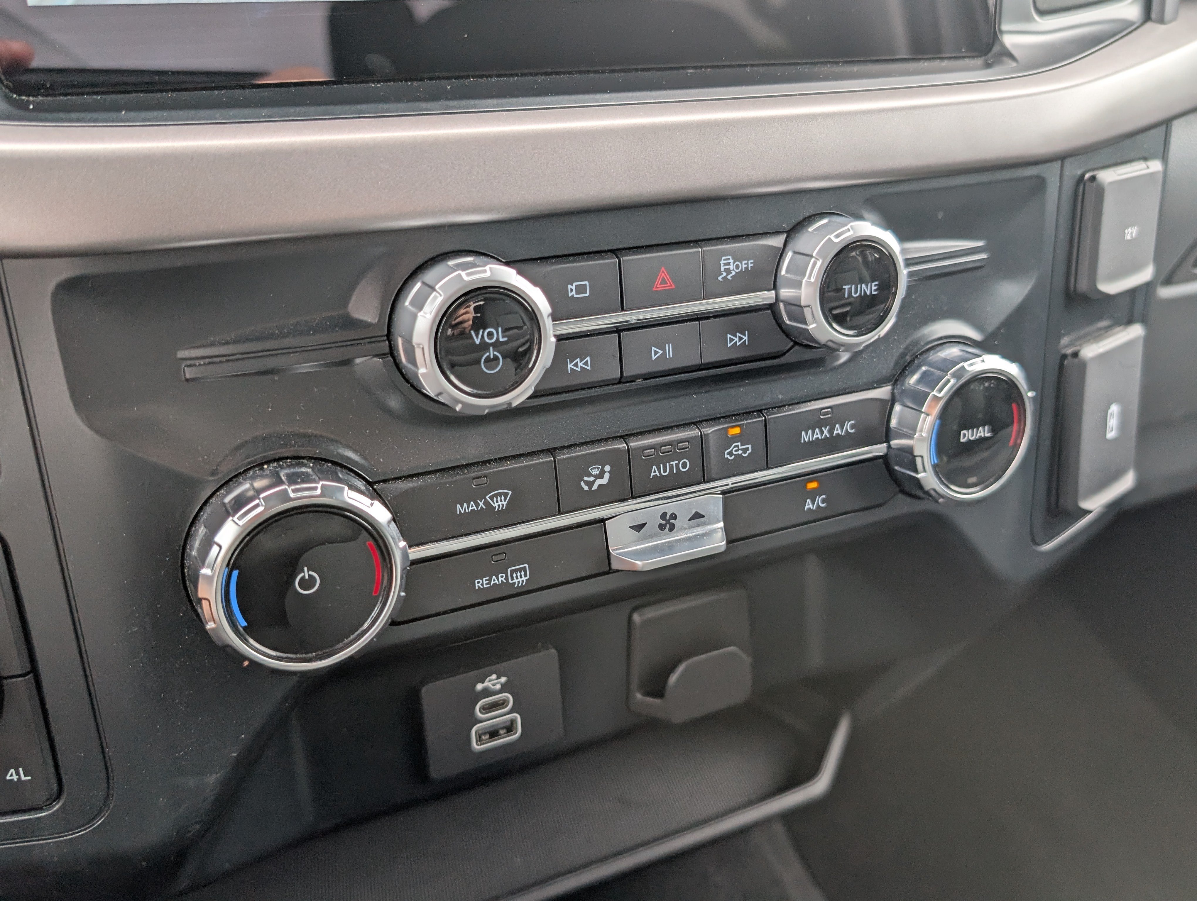 Used 2025 Ford F150 XLT w/ Equipment Group 301A Standard AWD/4WD image 18