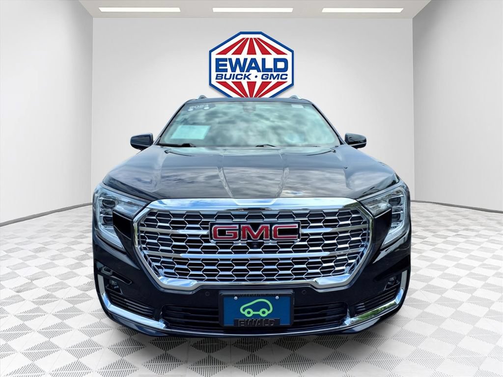 Certified 2024 GMC Terrain Denali w/ Denali Premium Package AWD/4WD image 2