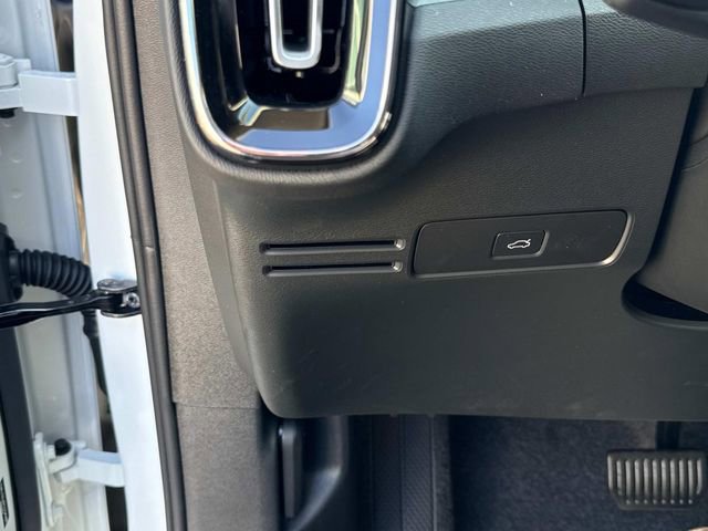 New 2026 Volvo XC40 B5 Core image 23