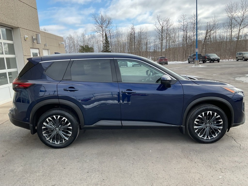 Used 2024 Nissan Rogue SL w/ SL Premium Package image 4