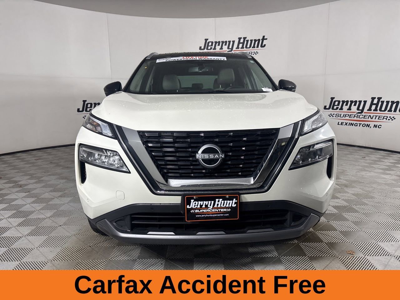 Used 2023 Nissan Rogue SL w/ SL Premium Package image 3