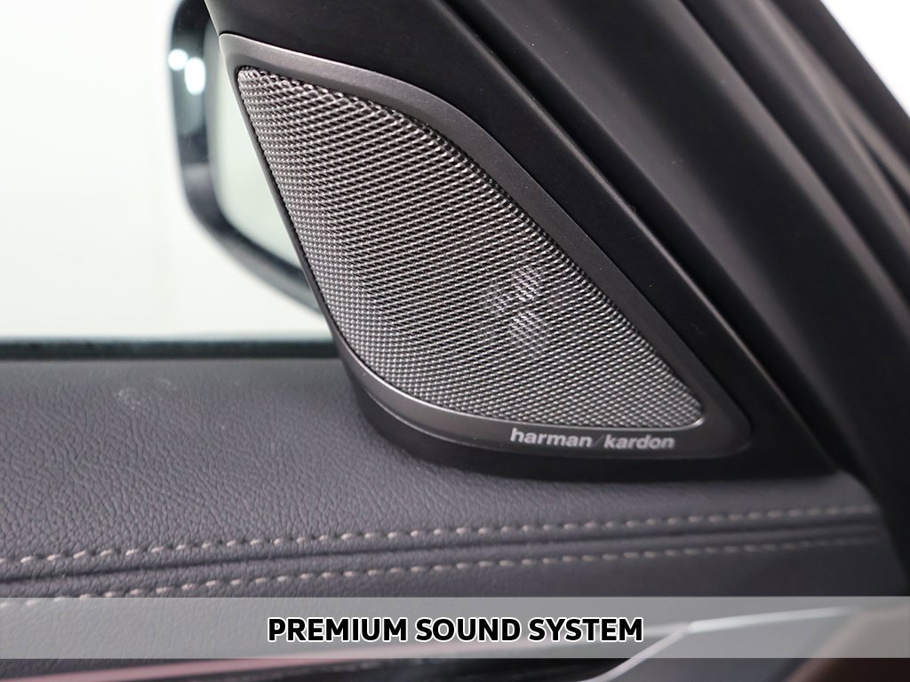 Used 2022 BMW 740i xDrive w/ Premium Package image 5