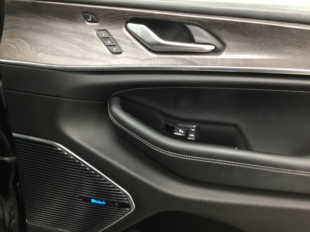 Used 2021 Jeep Grand Cherokee L Overland w/ Luxury Tech Group IV image 22