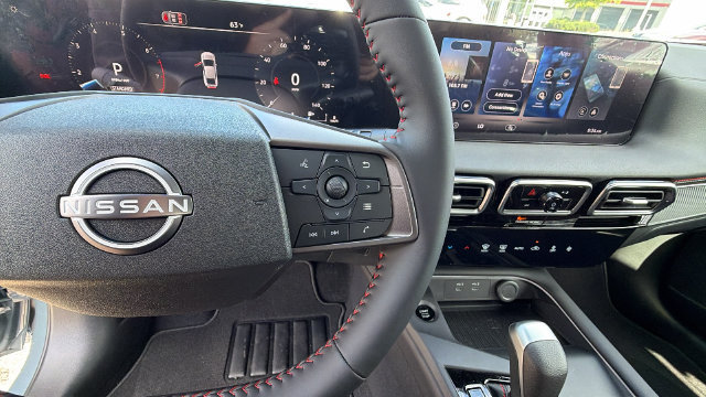 Used 2026 Nissan Sentra SR w/ Floor Mat Package FWD image 28