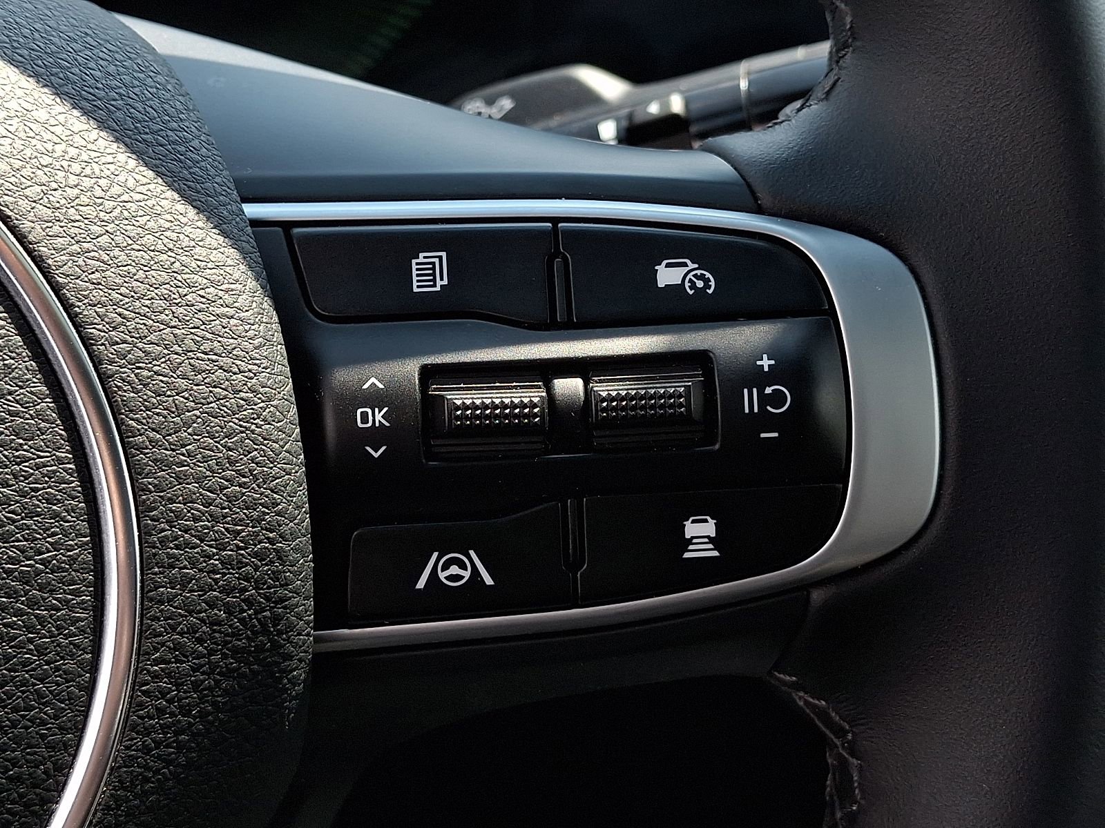 Used 2025 Kia K5 GT-Line w/ GT-Line Premium Package AWD/4WD image 23