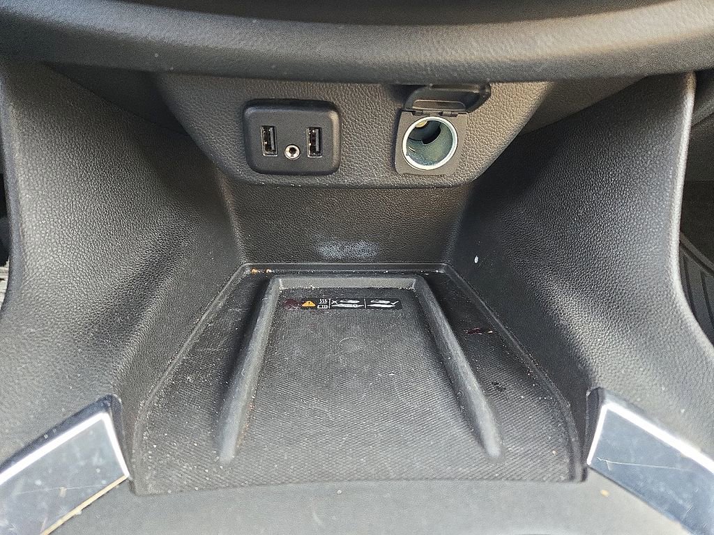 Used 2023 Chevrolet Traverse LT image 30