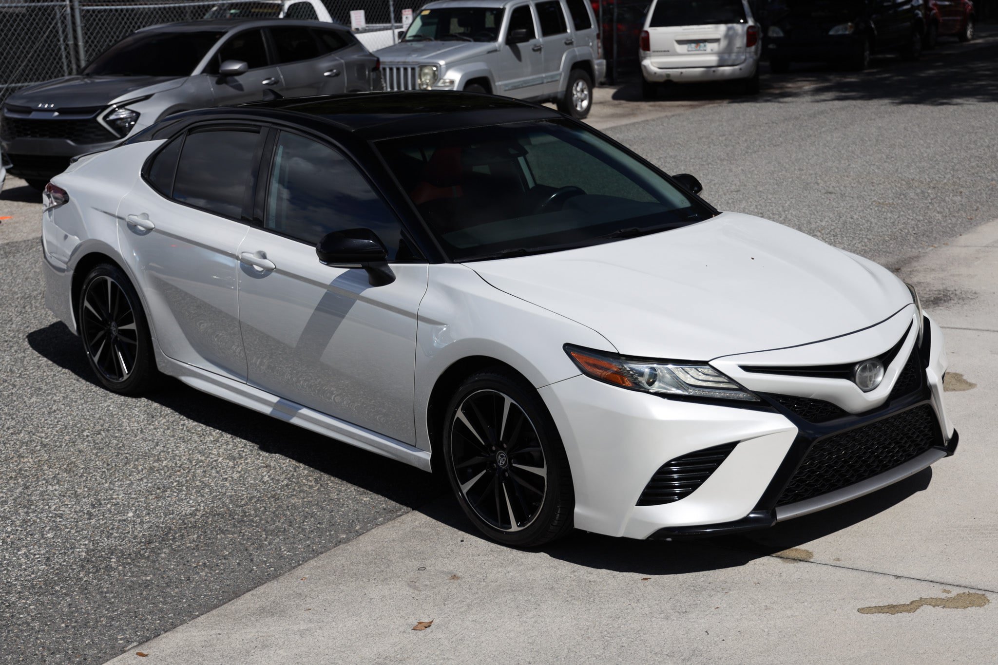 Used 2019 Toyota Camry XSE FWD image 18
