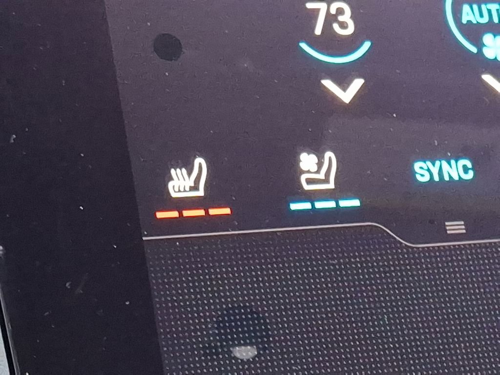 Certified 2025 Porsche Taycan image 24