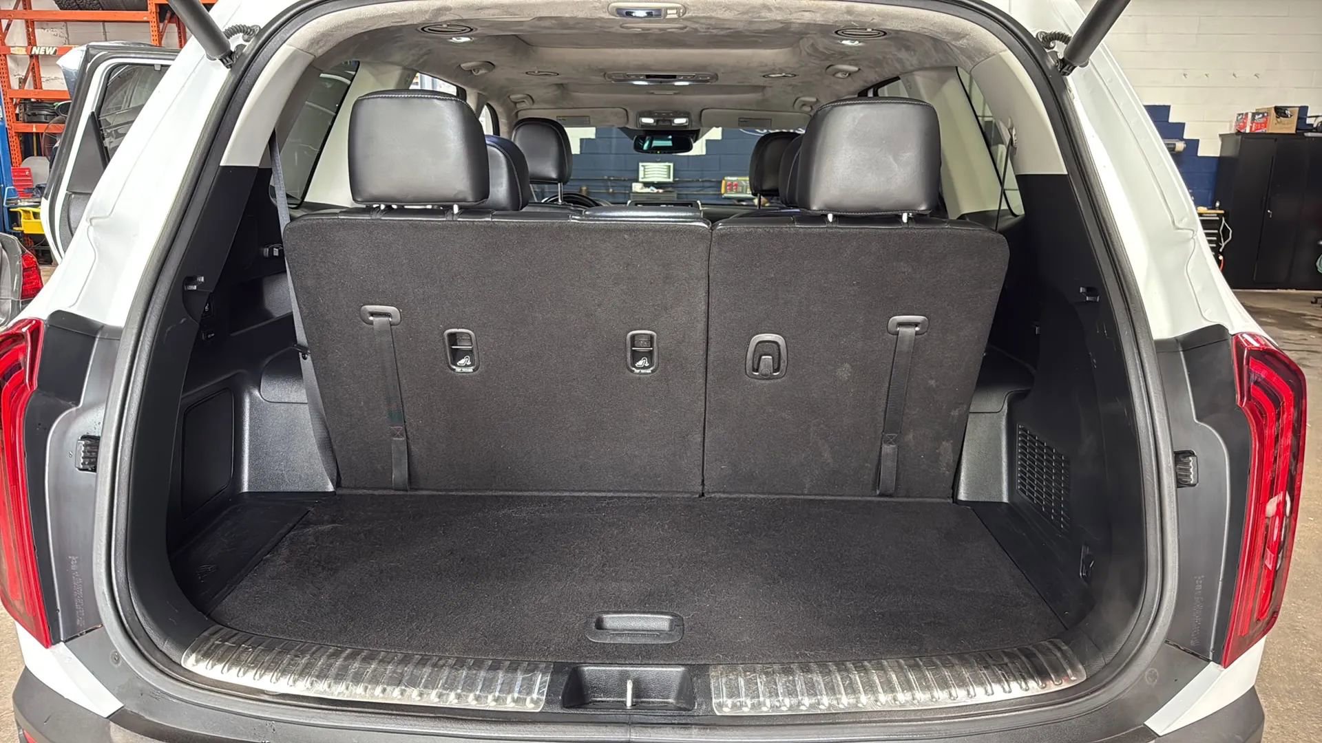 Used 2020 Kia Telluride SX w/ SX Prestige Package image 13