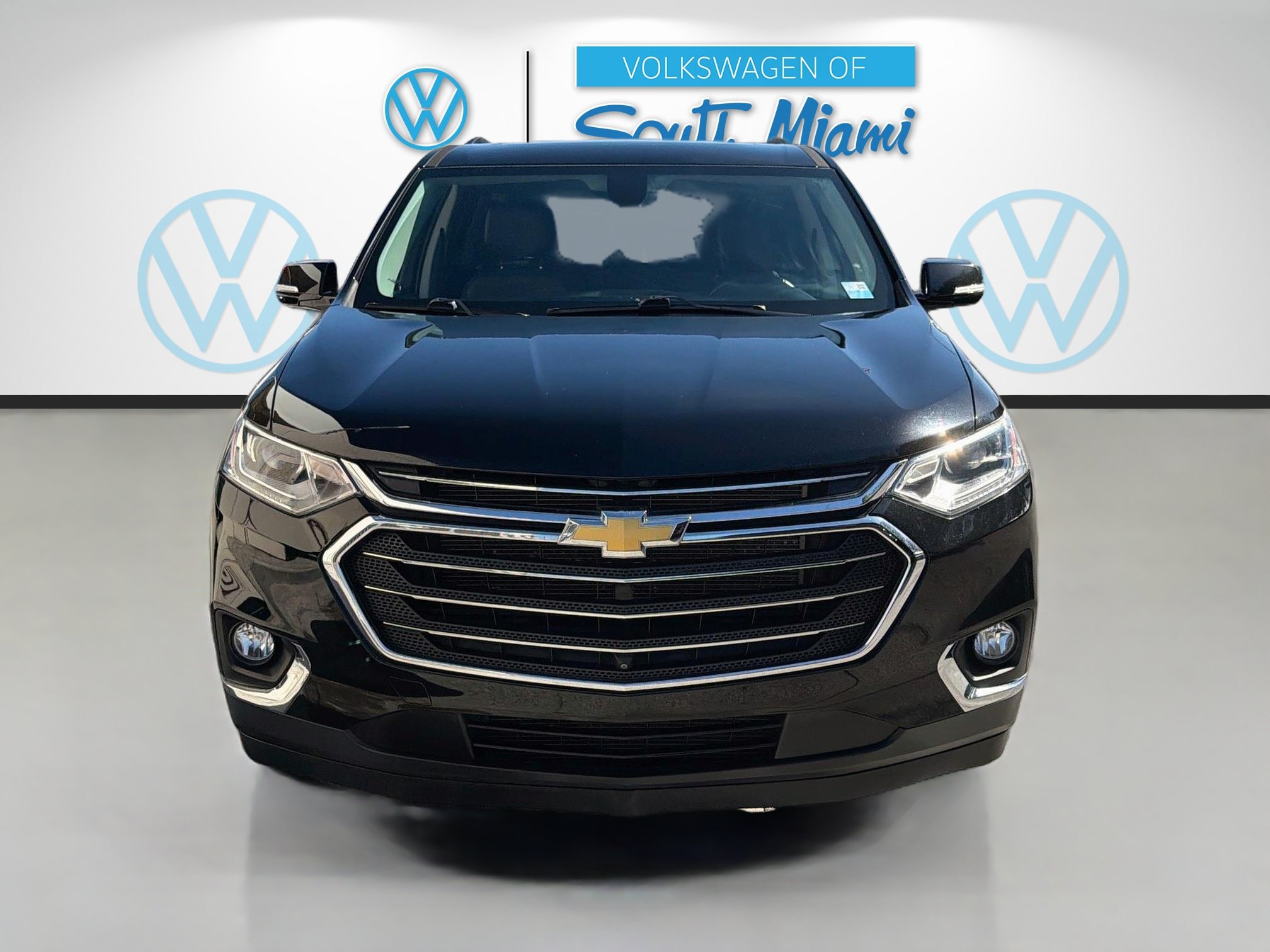 Used 2020 Chevrolet Traverse LT w/ LT Premium Package FWD image 2