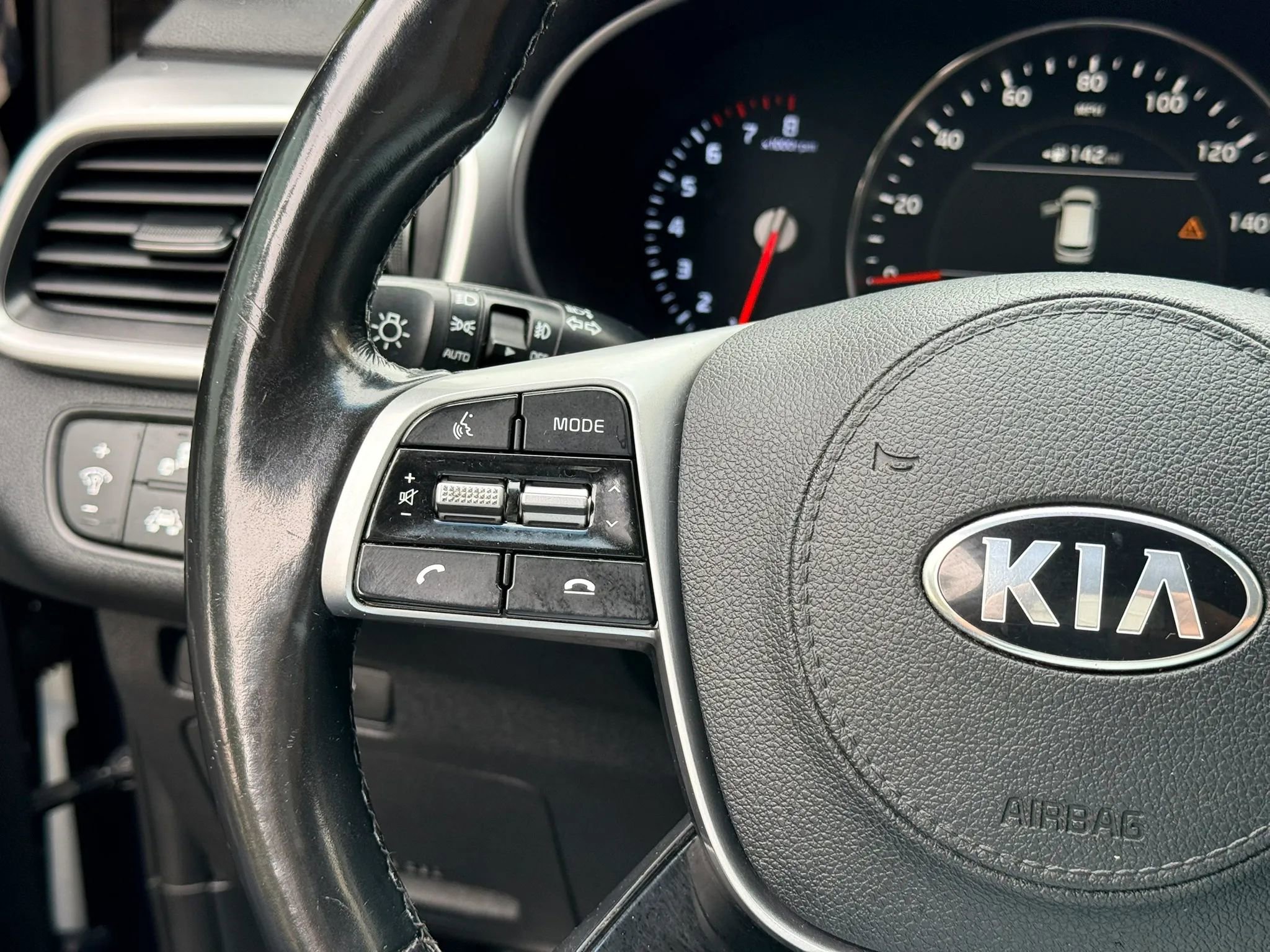 Used 2019 Kia Sorento EX w/ EX Touring Package image 29