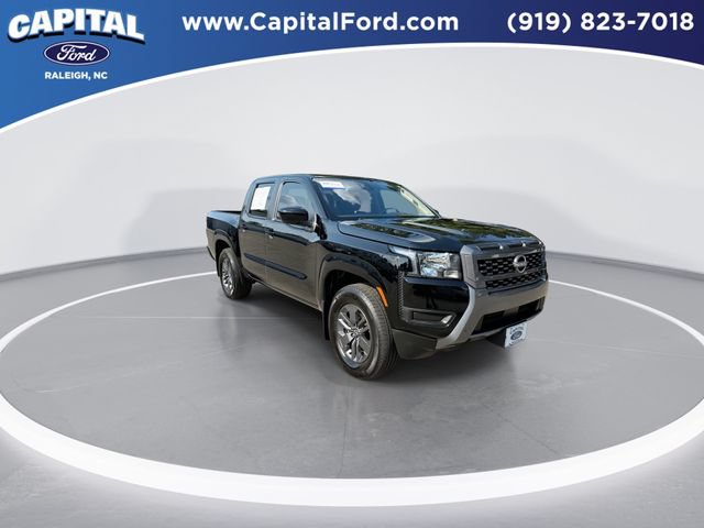 Used 2025 Nissan Frontier SV RWD image 2