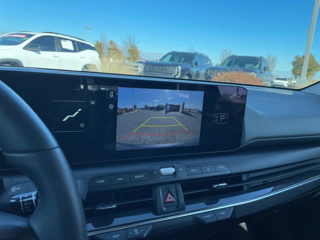 Used 2025 Kia K4 EX image 16