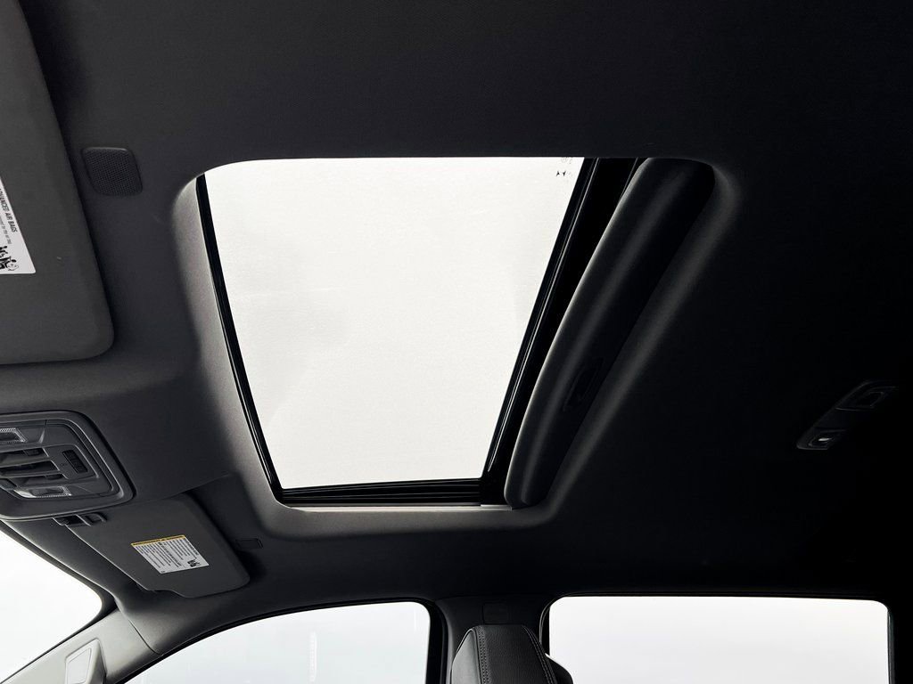 Used 2025 GMC Sierra 2500 Denali image 6