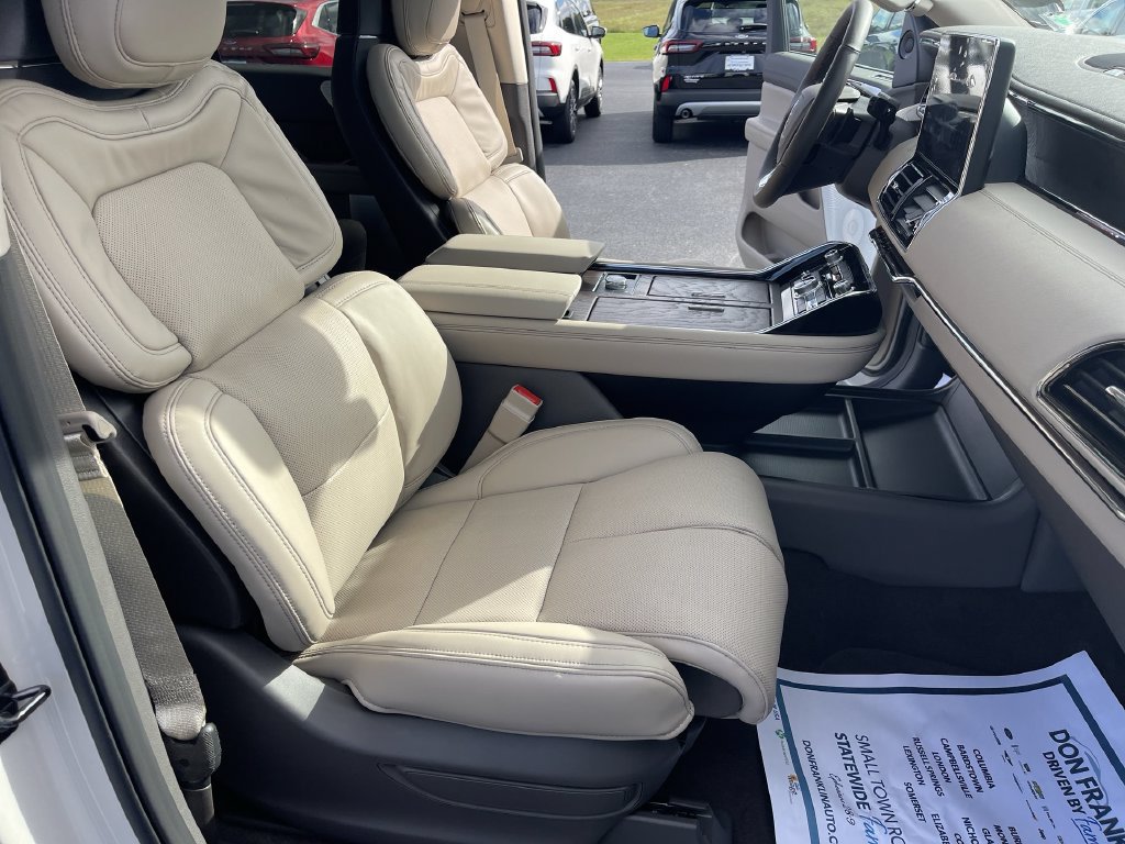 Used 2024 Lincoln Navigator Reserve AWD/4WD image 26