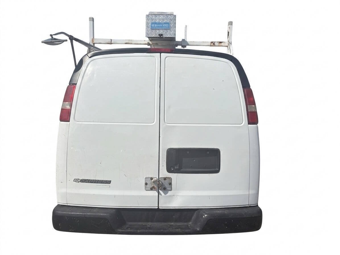 Used 2016 Chevrolet Express 3500 RWD image 5