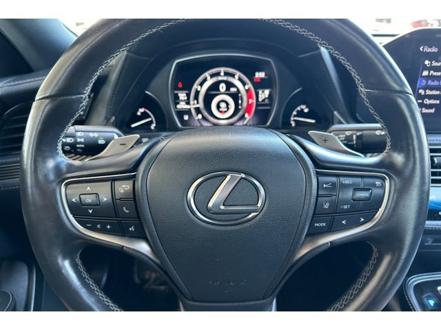 Used 2022 Lexus LS 500 w/ Cold Weather Package (CK) RWD image 23