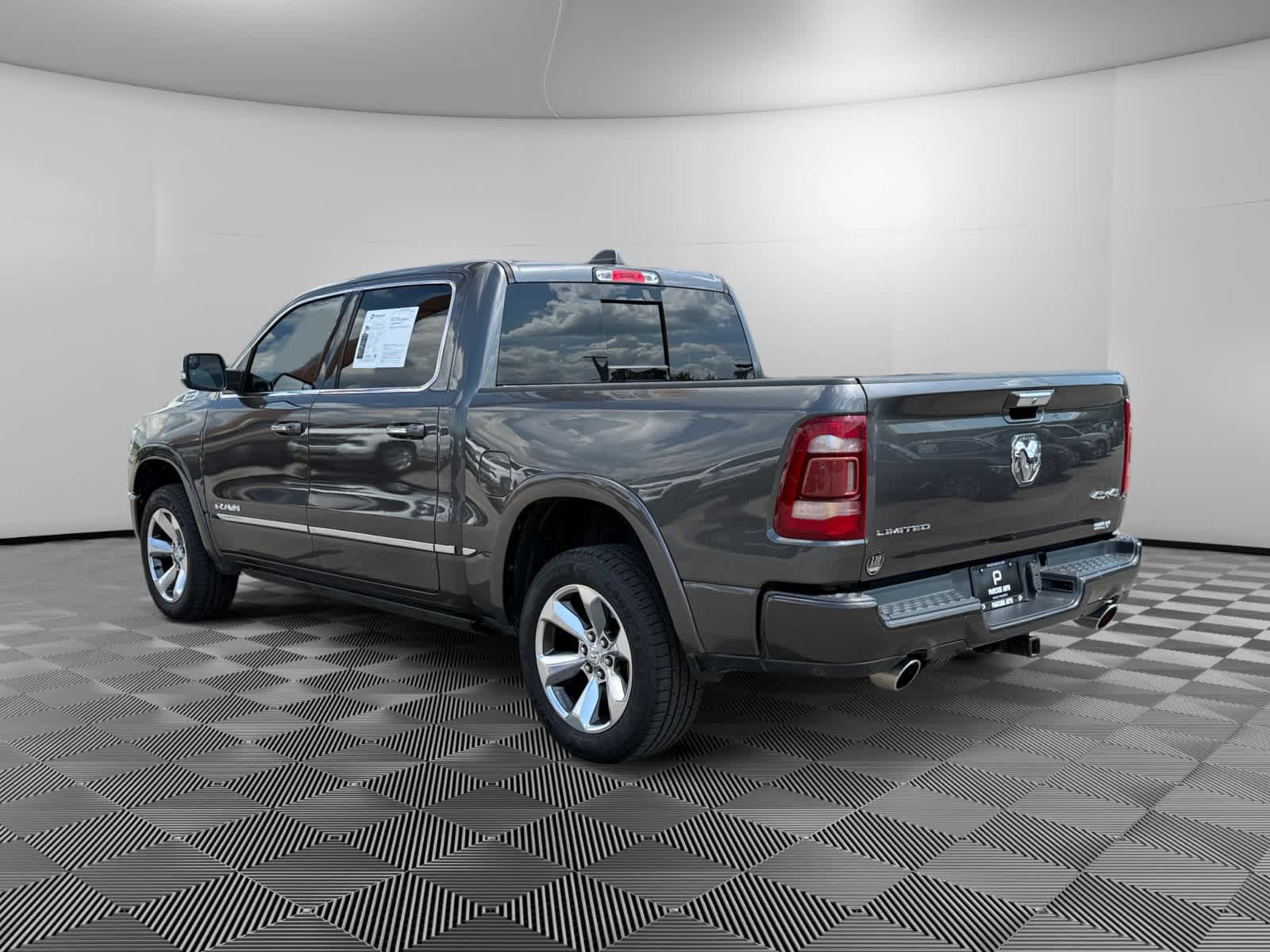 Used 2019 RAM 1500 Limited AWD/4WD image 3