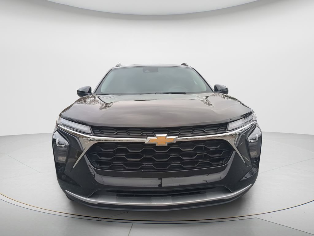 Used 2025 Chevrolet Trax LT w/ LT Convenience Package image 9