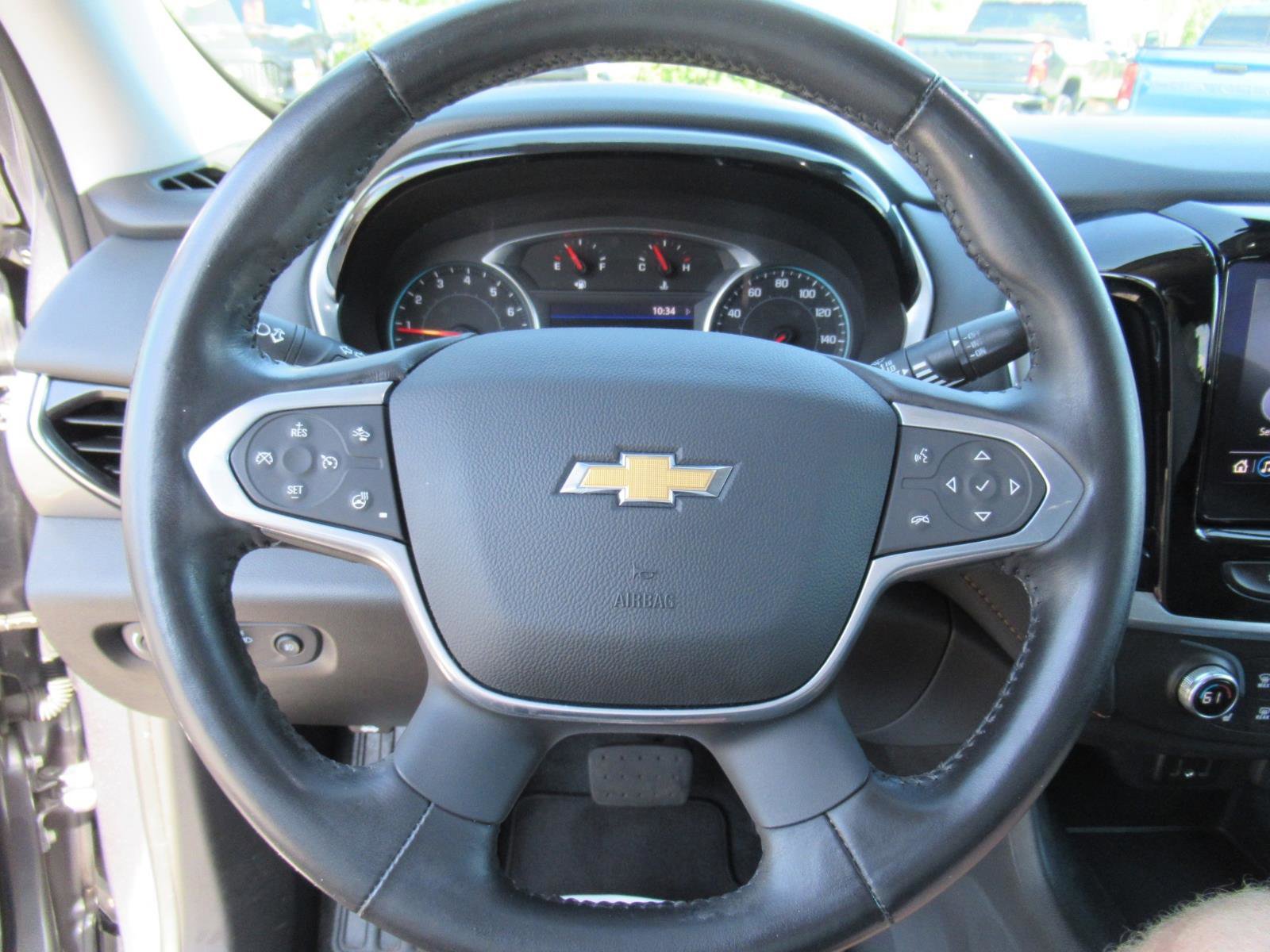 Used 2021 Chevrolet Traverse LT FWD image 23