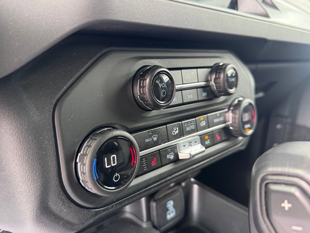 Used 2025 Ford Bronco Big Bend image 14