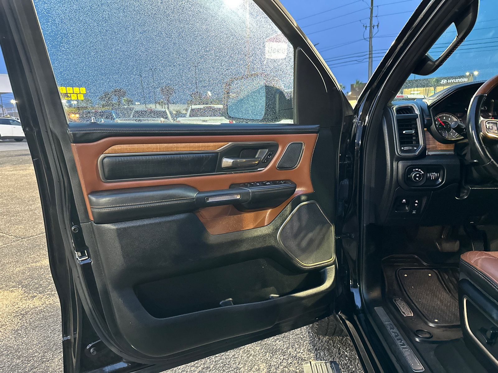 Used 2021 RAM 1500 Limited AWD/4WD image 10