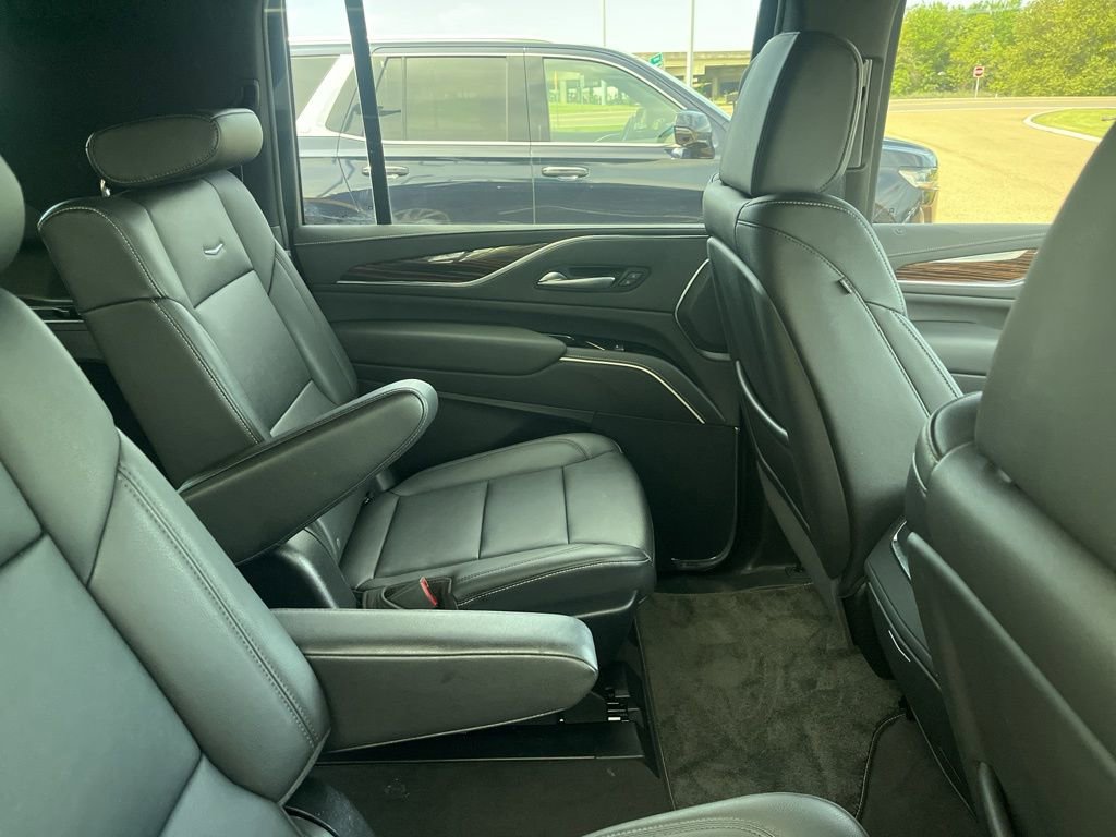 Certified 2024 Cadillac Escalade ESV Luxury image 5