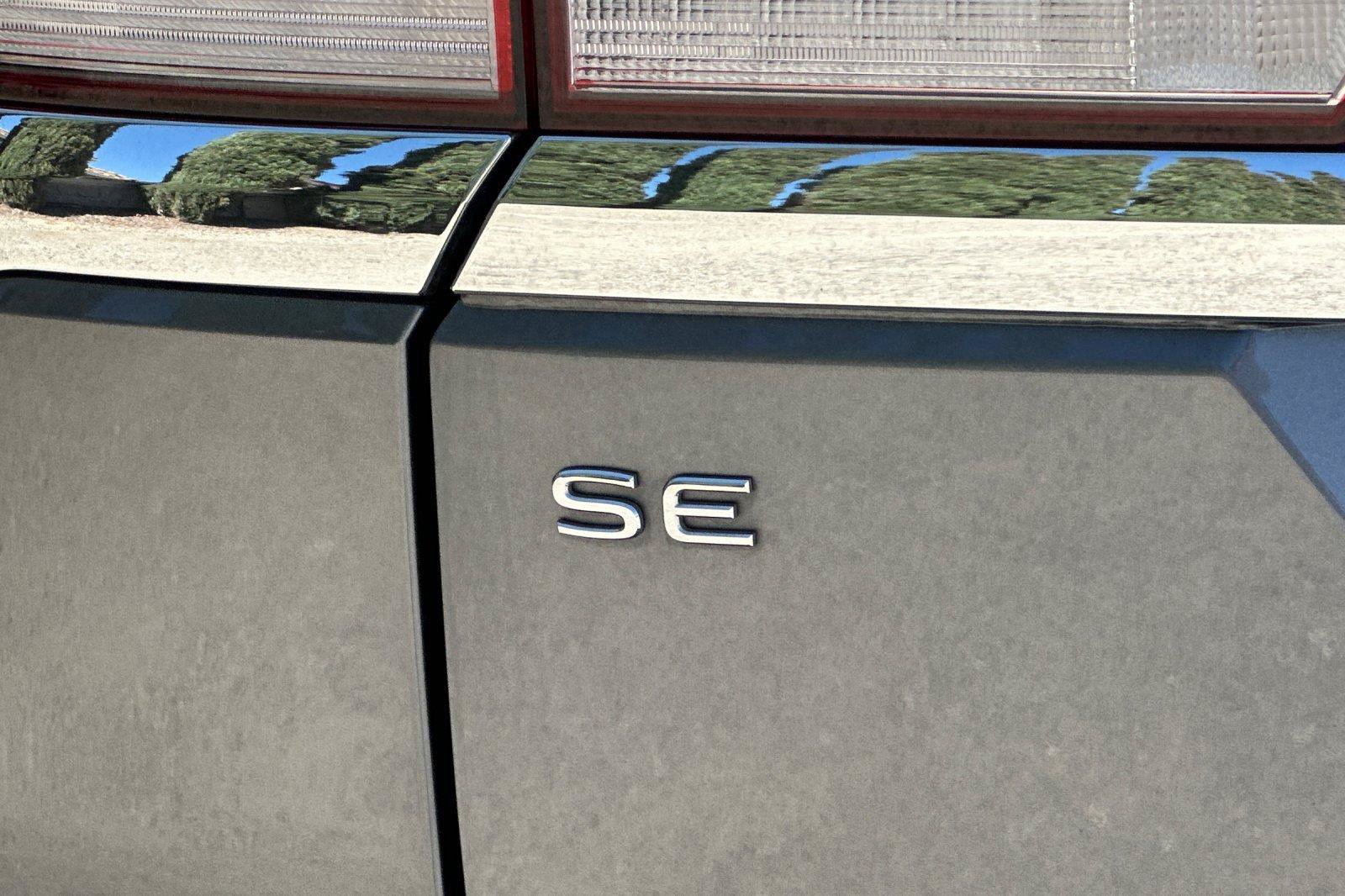 Used 2023 Volkswagen Atlas SE FWD image 26