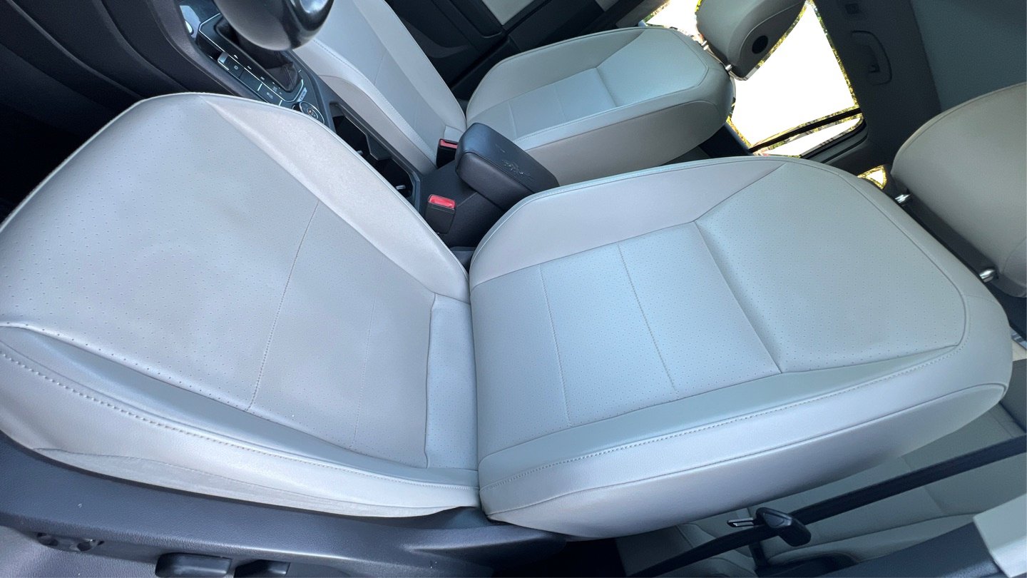 Used 2018 Volkswagen Tiguan SEL w/ 3rd Row Seat Package AWD/4WD image 11